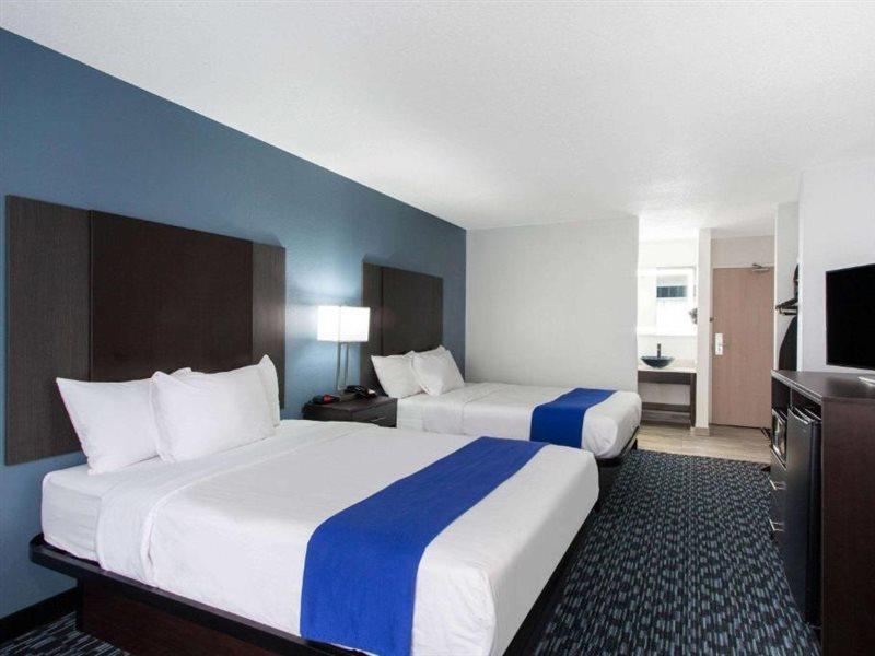 Baymont By Wyndham Charlotte University מראה חיצוני תמונה
