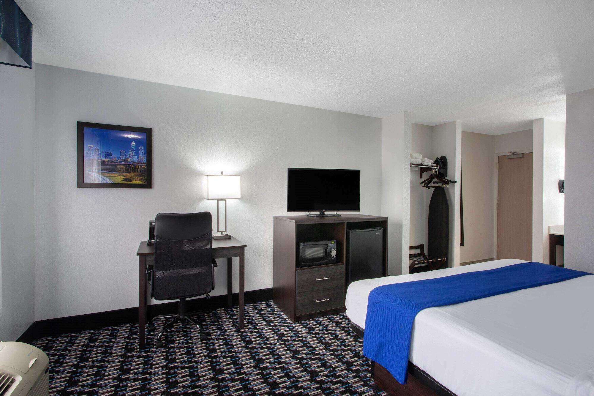 Baymont By Wyndham Charlotte University מראה חיצוני תמונה