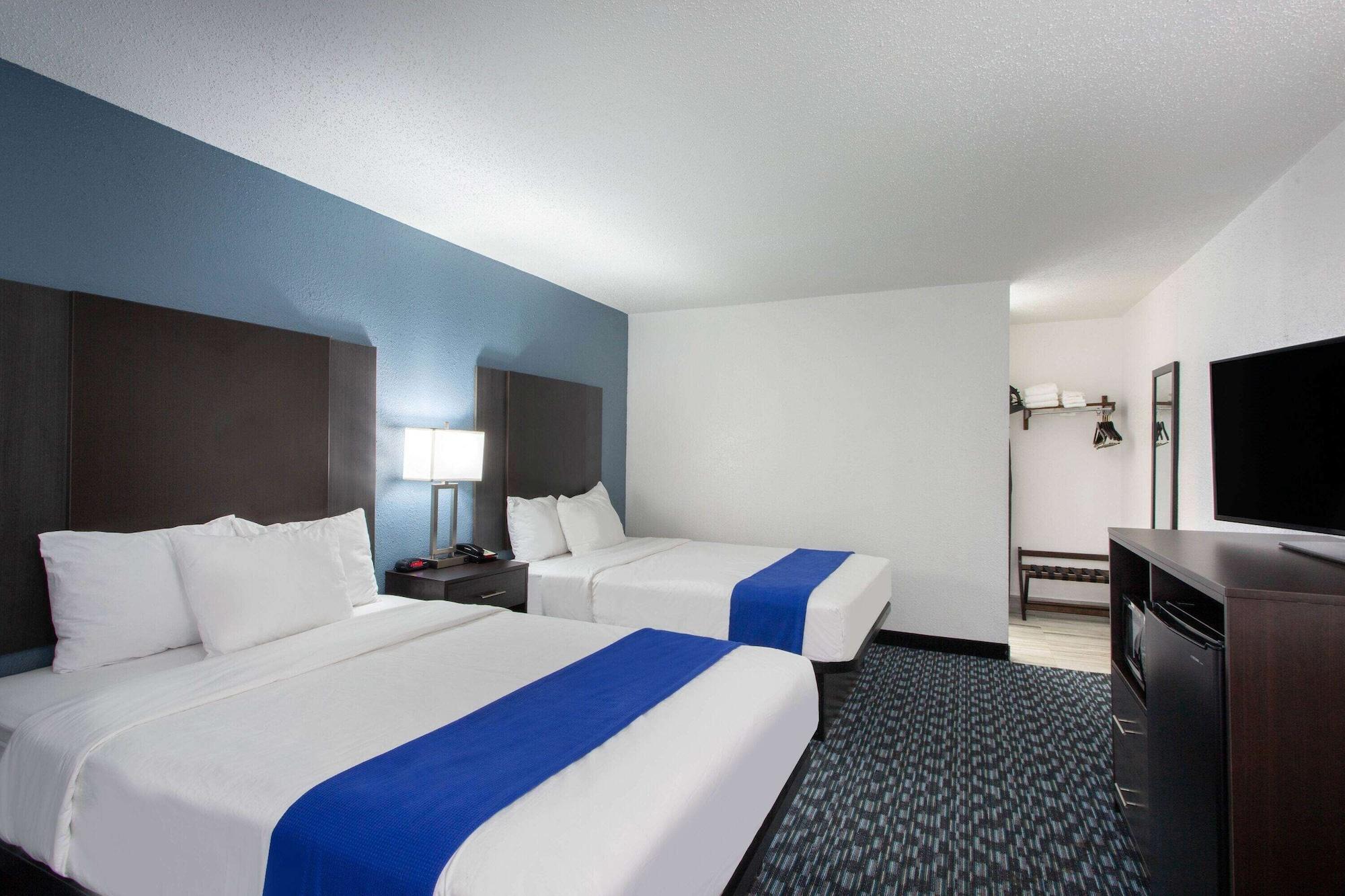 Baymont By Wyndham Charlotte University מראה חיצוני תמונה