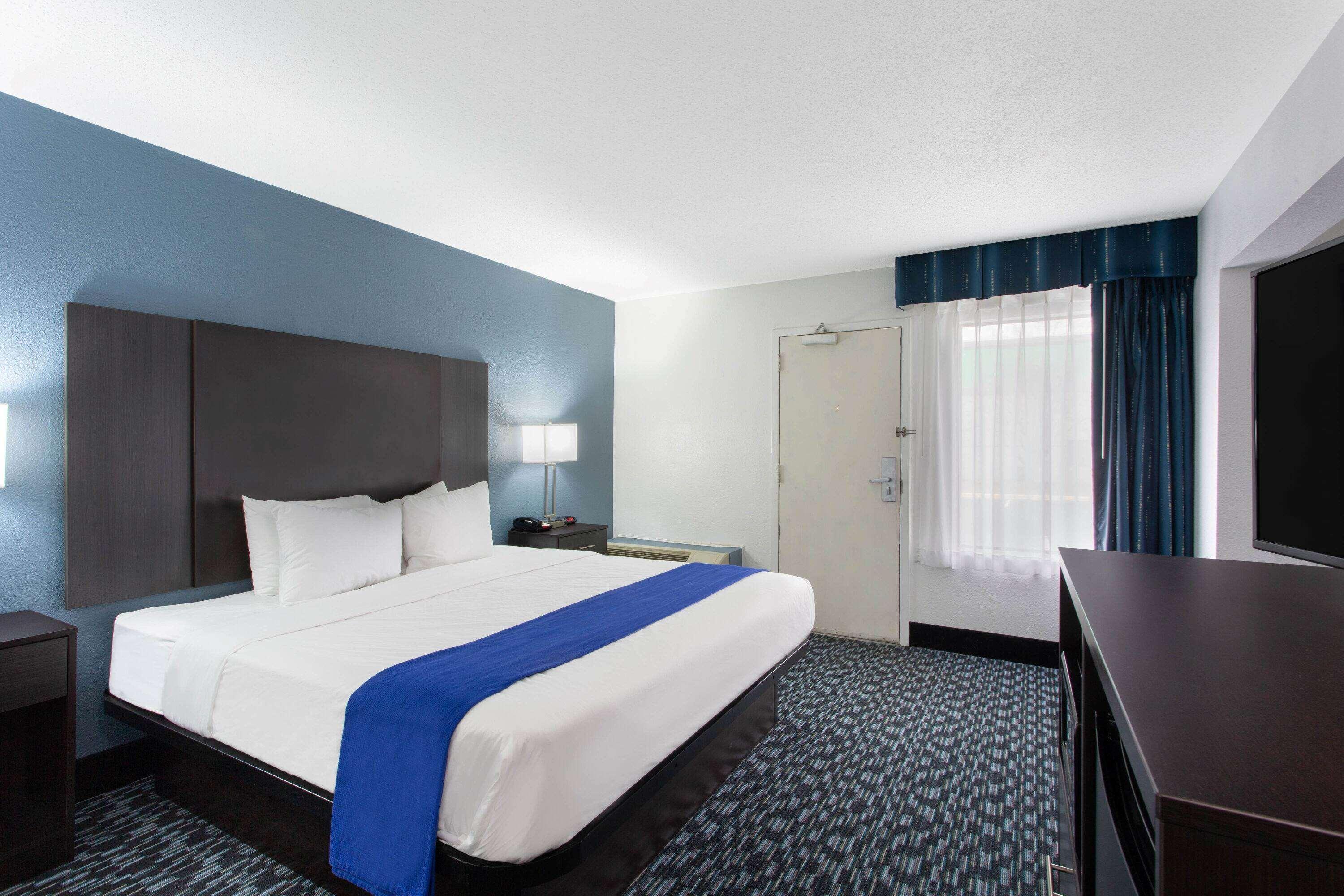 Baymont By Wyndham Charlotte University מראה חיצוני תמונה