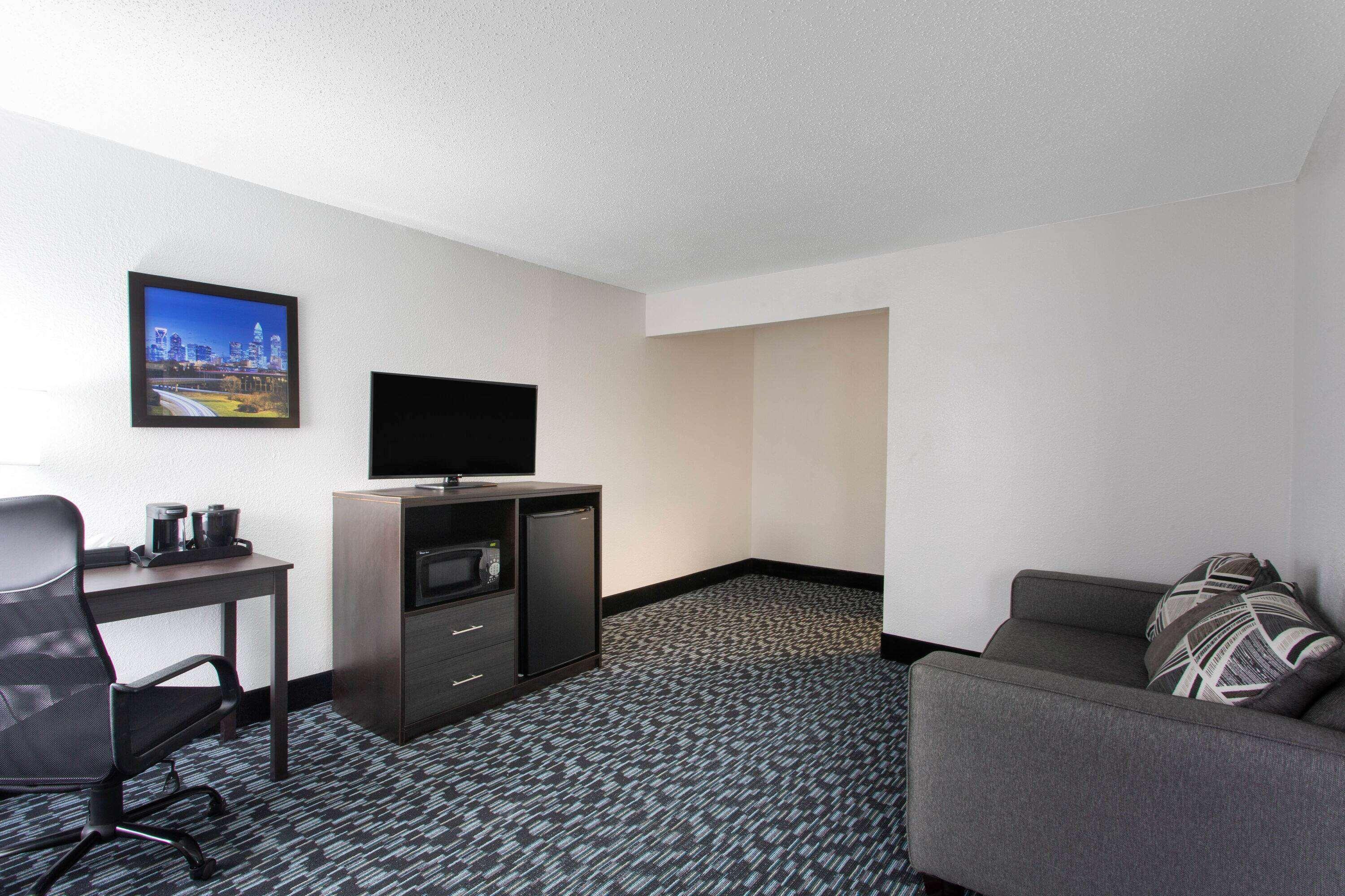Baymont By Wyndham Charlotte University מראה חיצוני תמונה