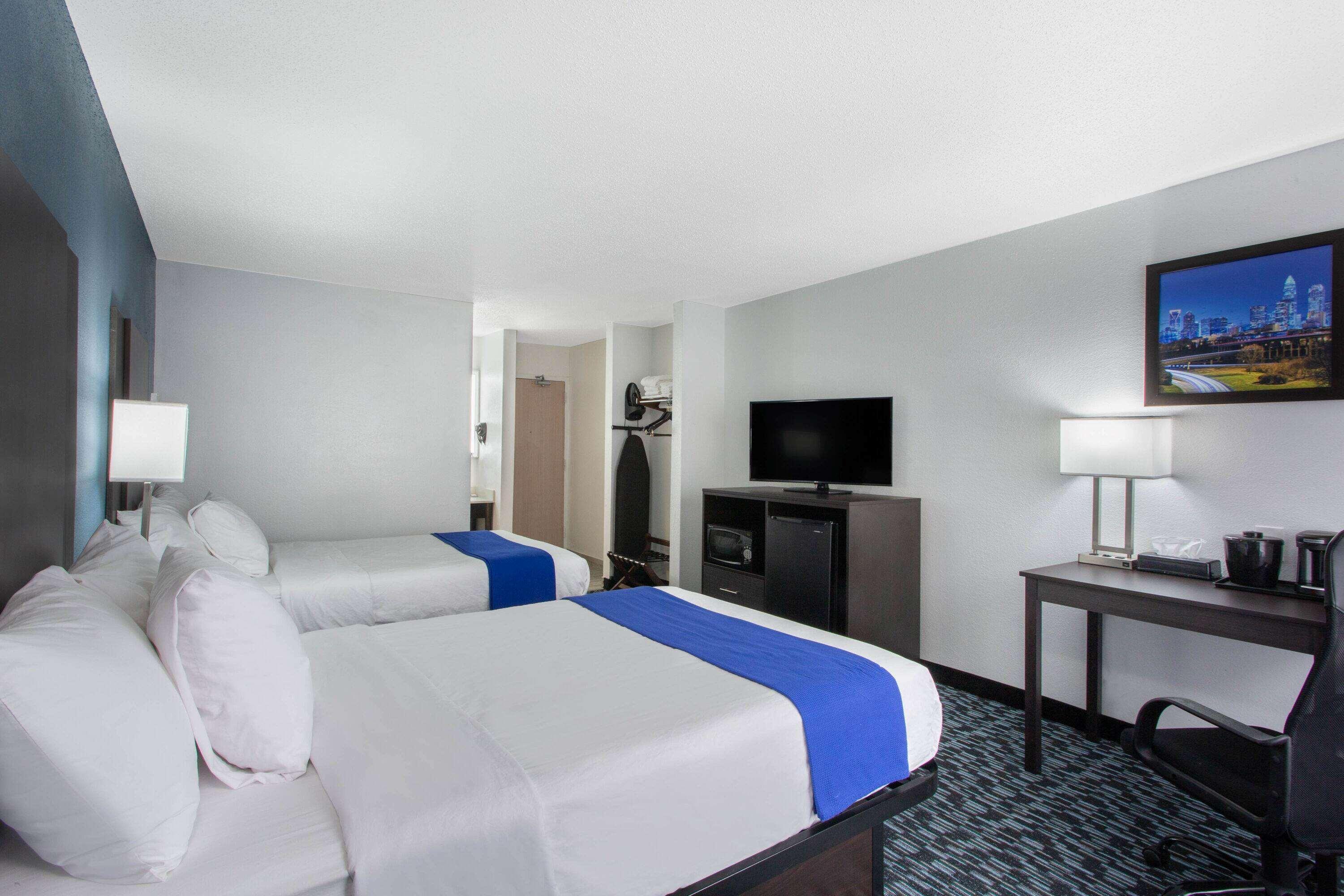 Baymont By Wyndham Charlotte University מראה חיצוני תמונה