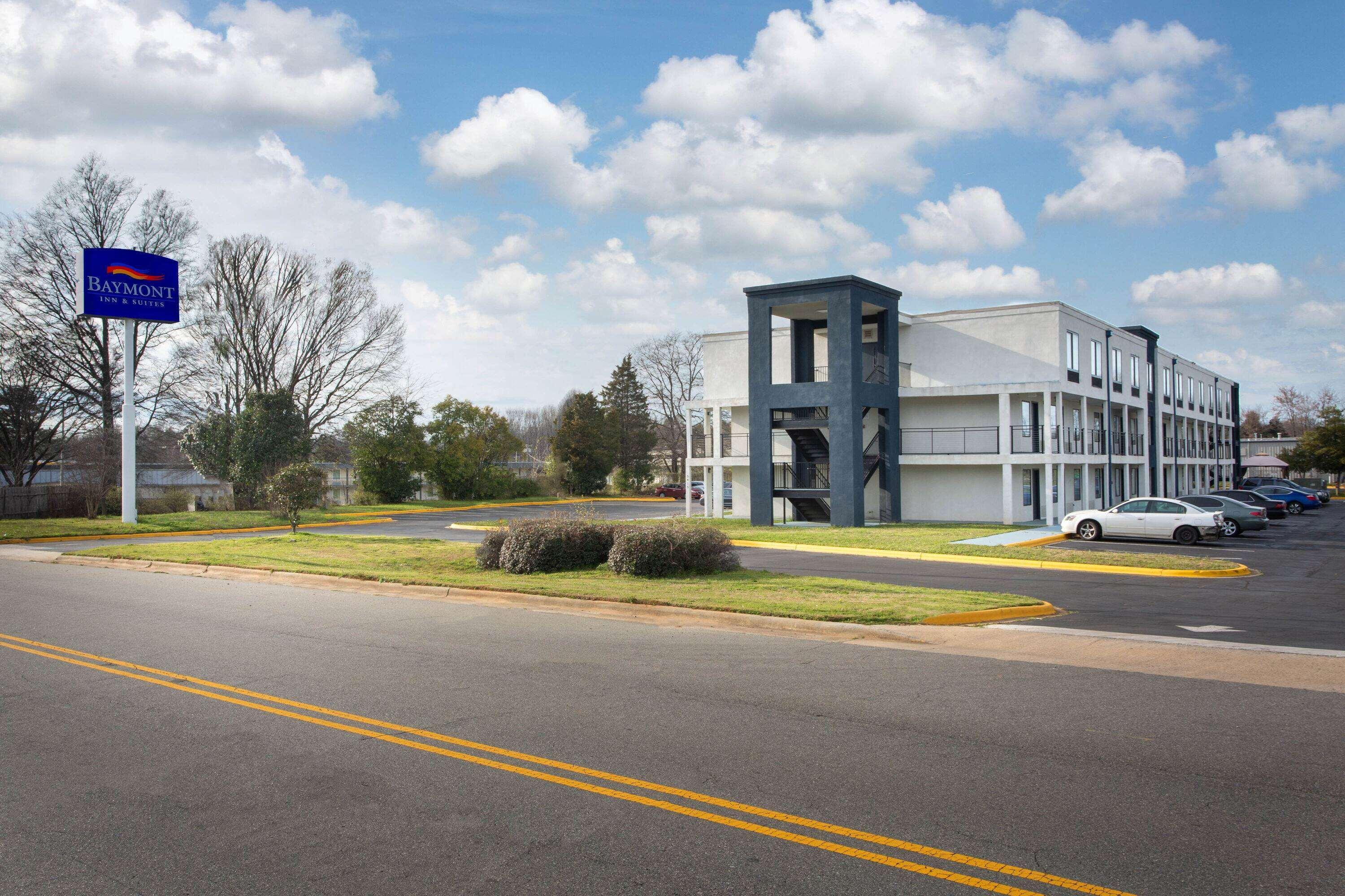 Baymont By Wyndham Charlotte University מראה חיצוני תמונה