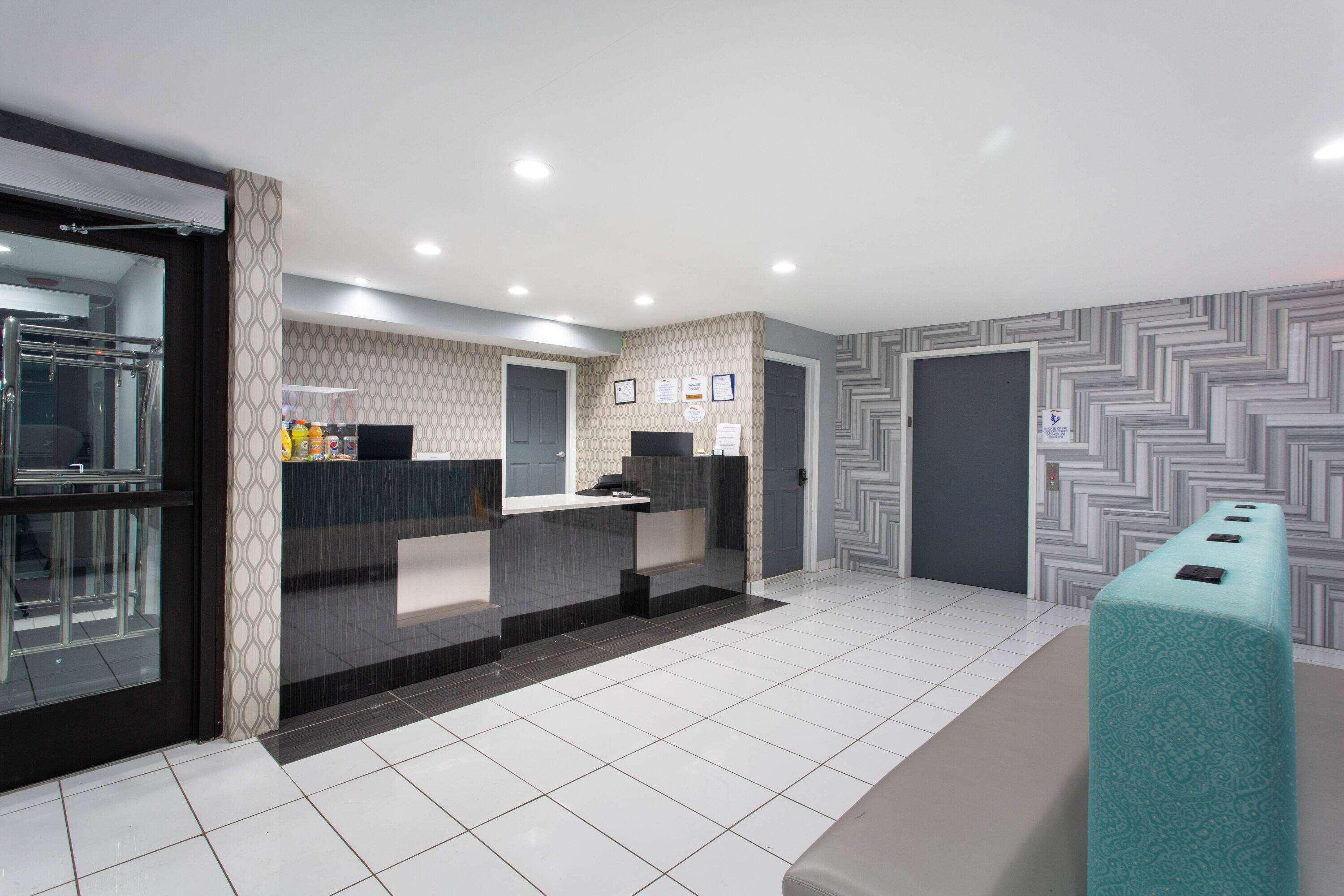 Baymont By Wyndham Charlotte University מראה חיצוני תמונה